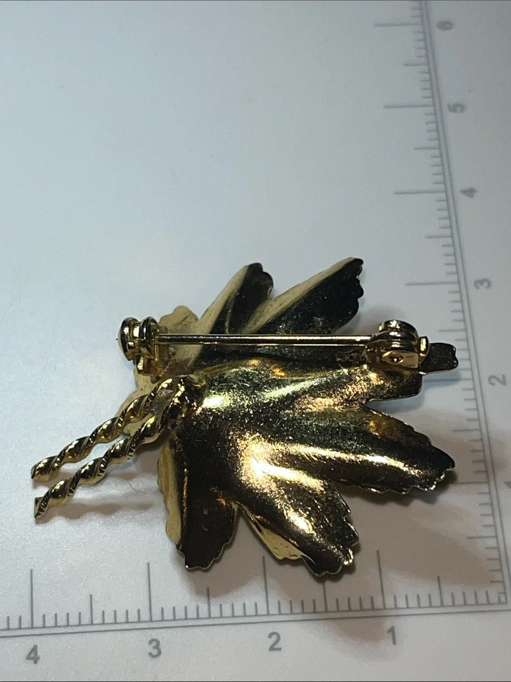 Vintage Gold Tone Maple Leaf Brooch Natural Nephrite Jade Stone Estate Pin